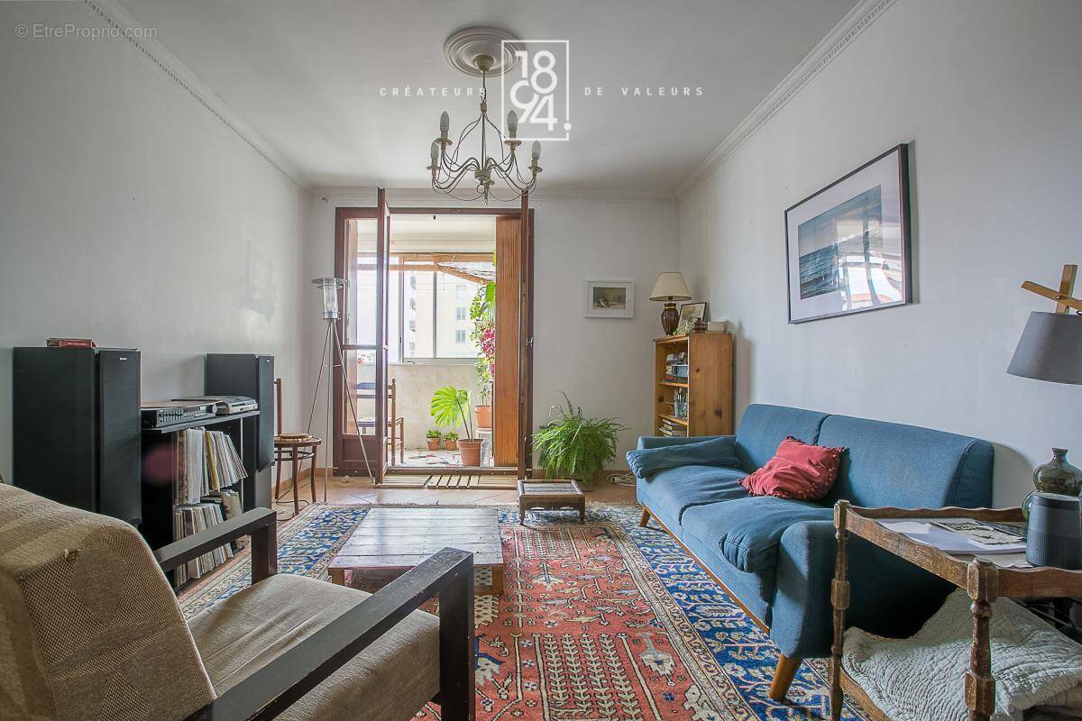 Appartement à MARSEILLE-4E