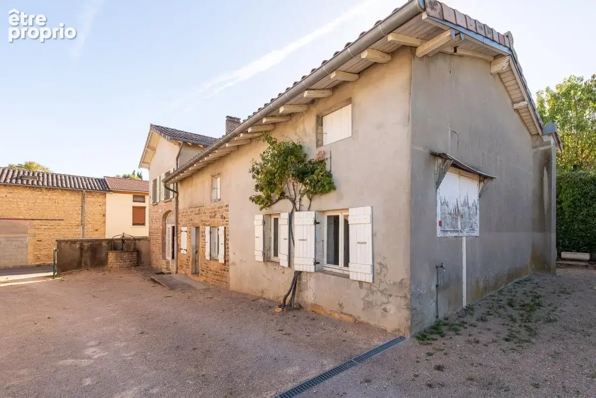 Belle maison en pierre au cœur du village de St Amour - photo 15