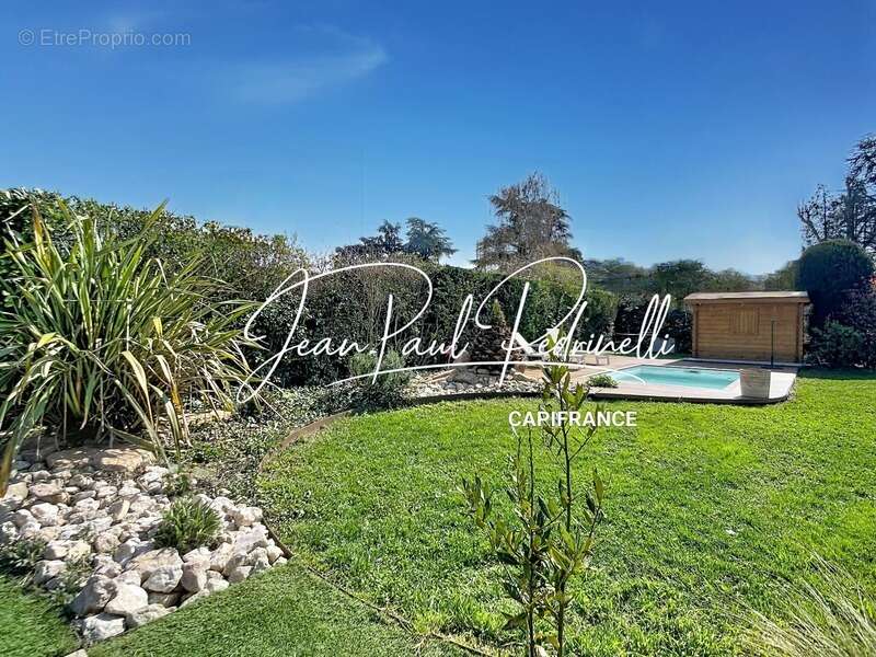 Maison à SAINT-GENIS-LAVAL