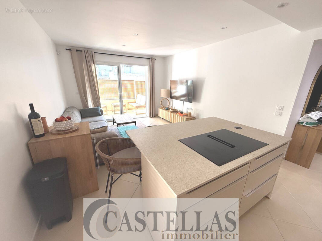 Appartement à ROQUEFORT-LA-BEDOULE