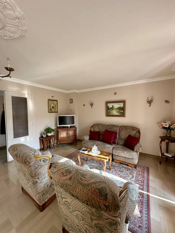 Appartement à MARSEILLE-3E