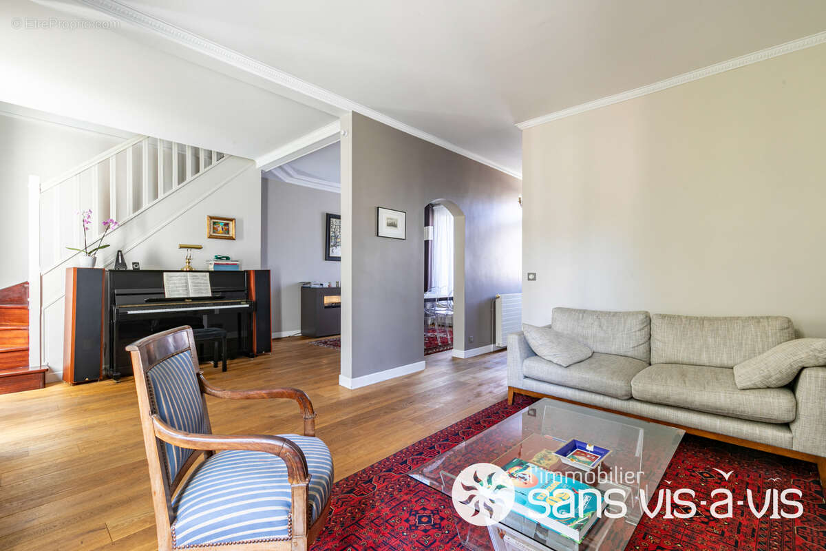 Maison à COURBEVOIE