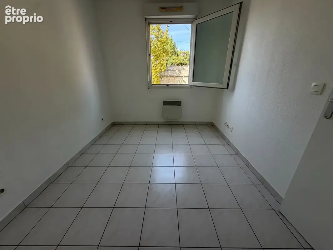 T2 33 m² avec terrasse et stationnement - Marseille 12 ème - photo 7