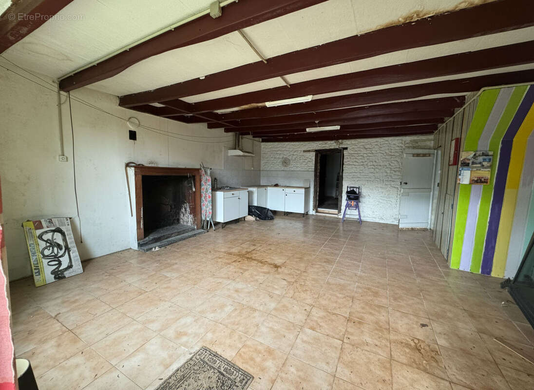 Maison à CHEF-BOUTONNE