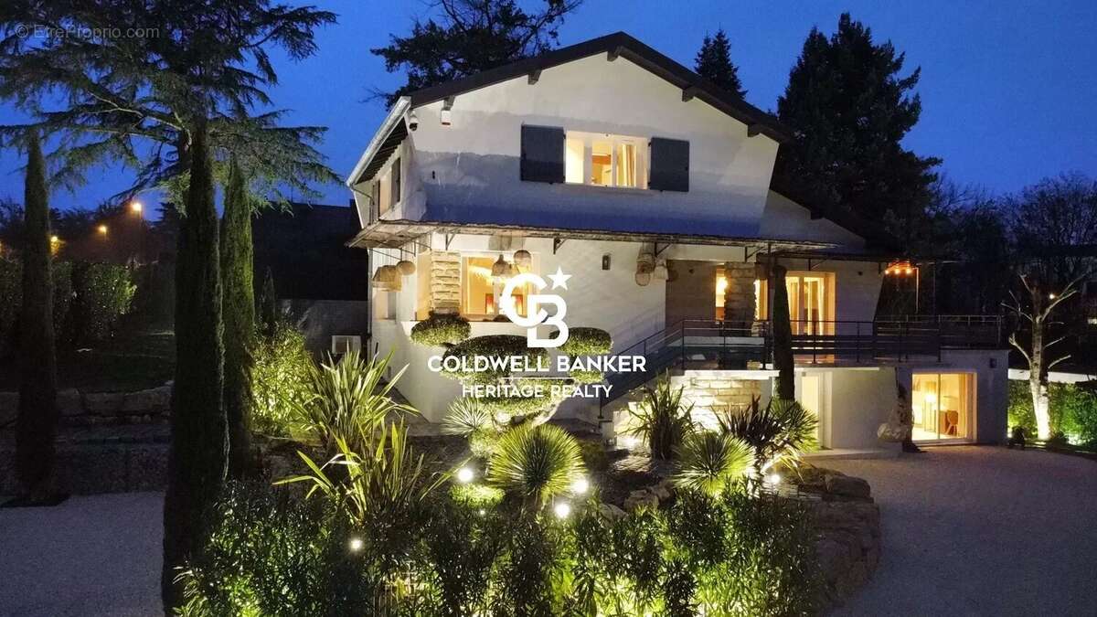 Maison à CHARBONNIERES-LES-BAINS