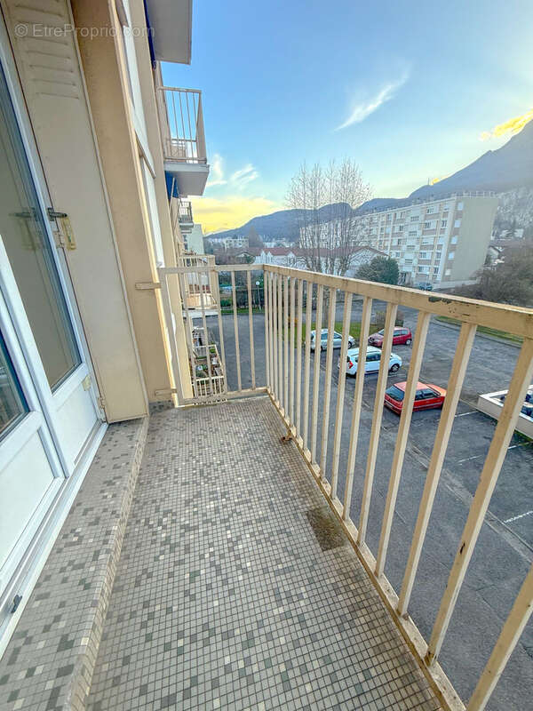 Appartement à FONTAINE