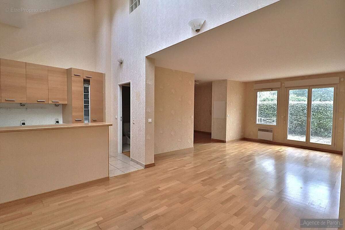 Appartement à VERRIERES-LE-BUISSON