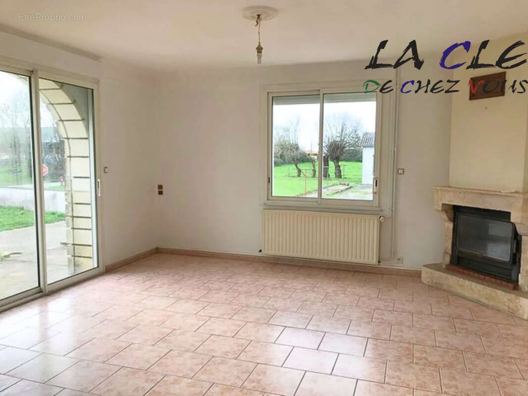 Maison à SAINT-GEORGES-DE-REX