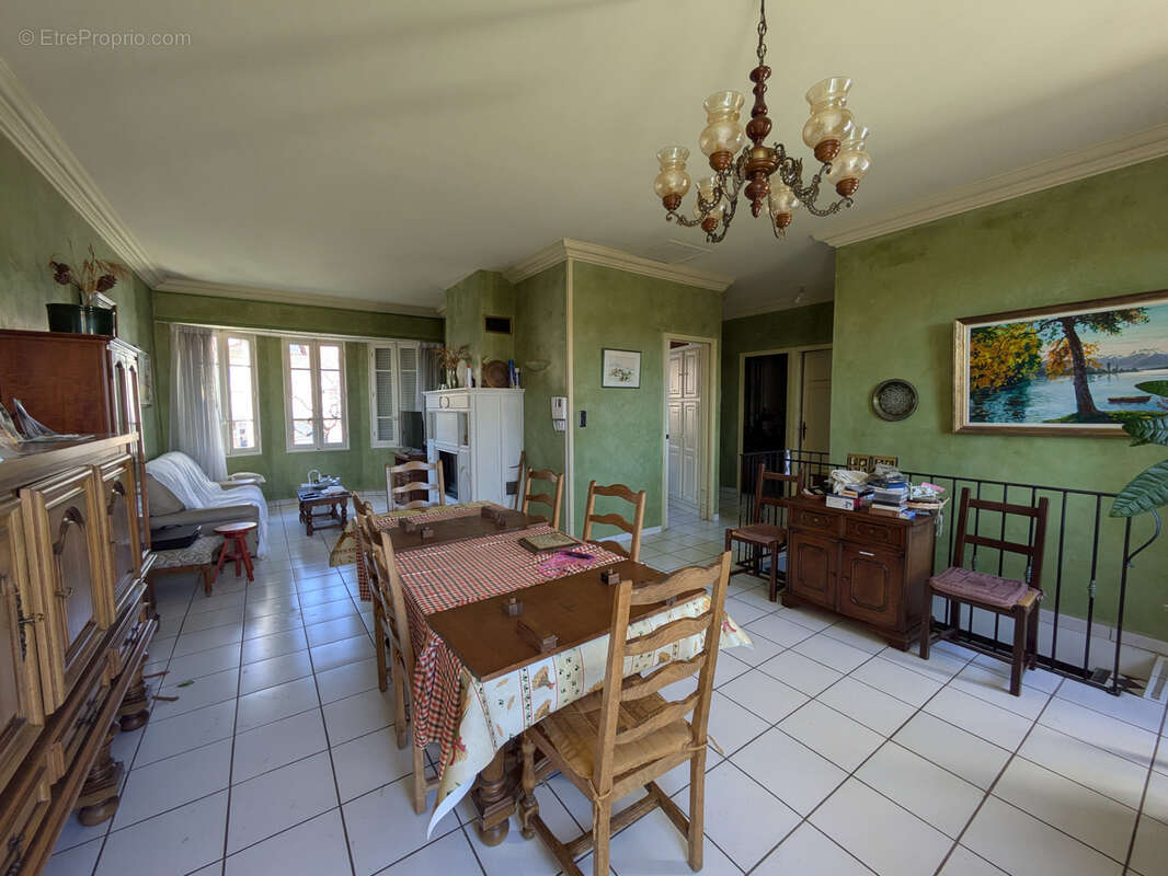 Maison à LA VALETTE-DU-VAR