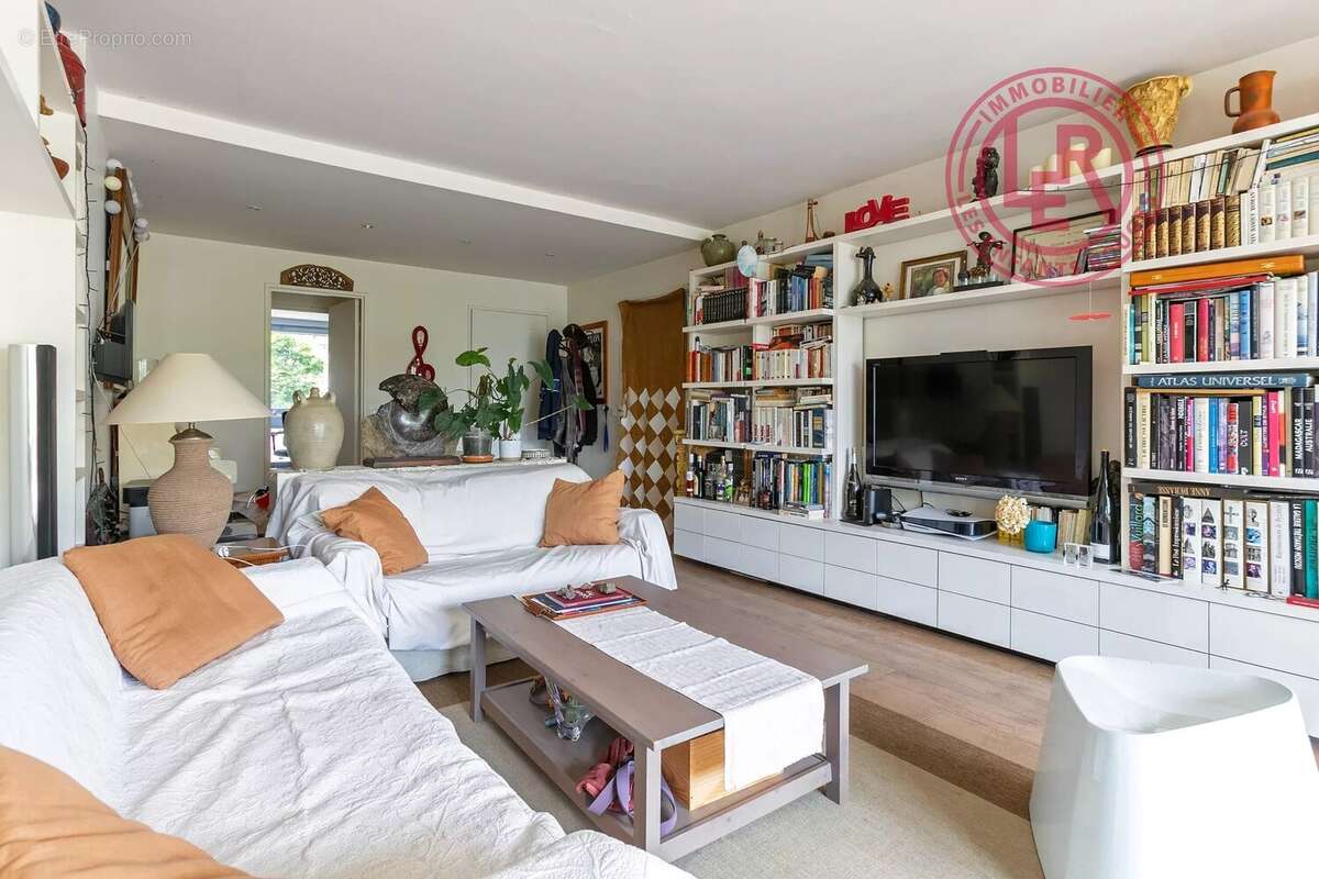 Appartement à PARIS-14E