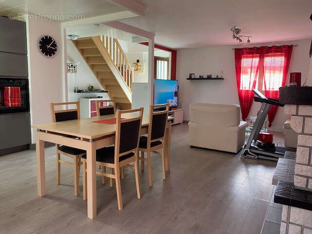 Maison à HARDENCOURT-COCHEREL