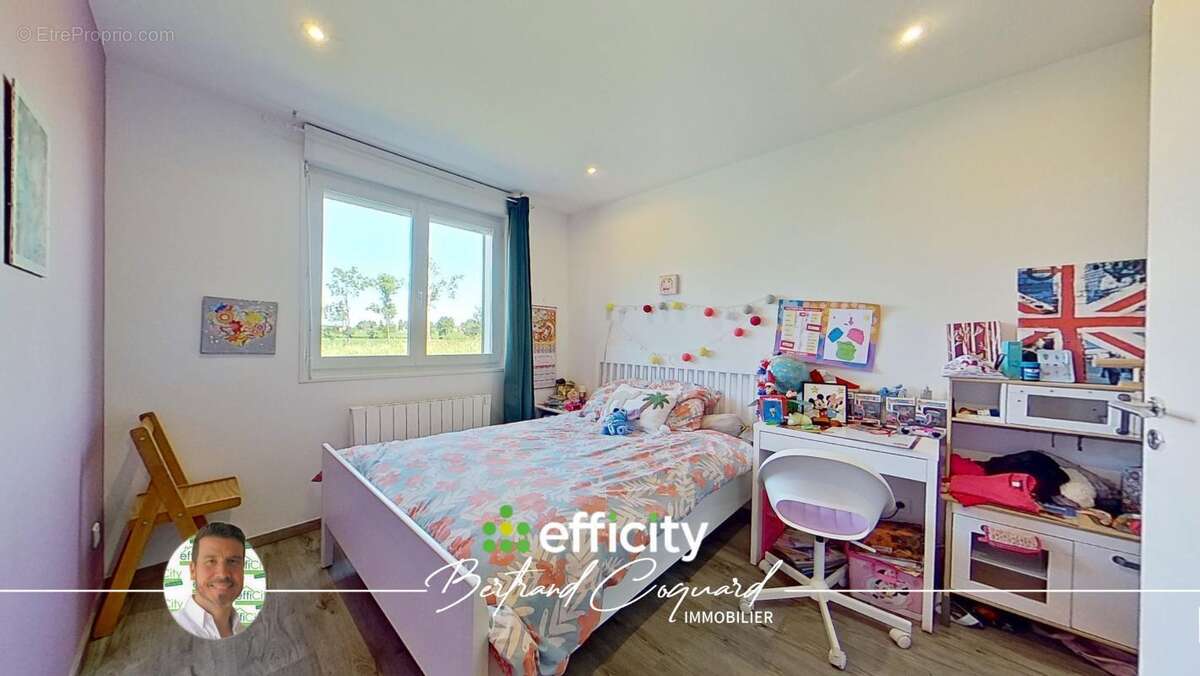 Maison 200 m² à Saint-Jodard  - photo 10