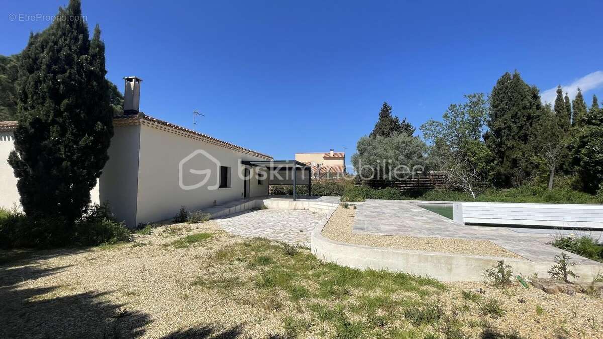 Pézenas — Élégante villa de plain-pied rénovée, 160 m², terrain 1 970 m² avec piscine chauffée - photo 18