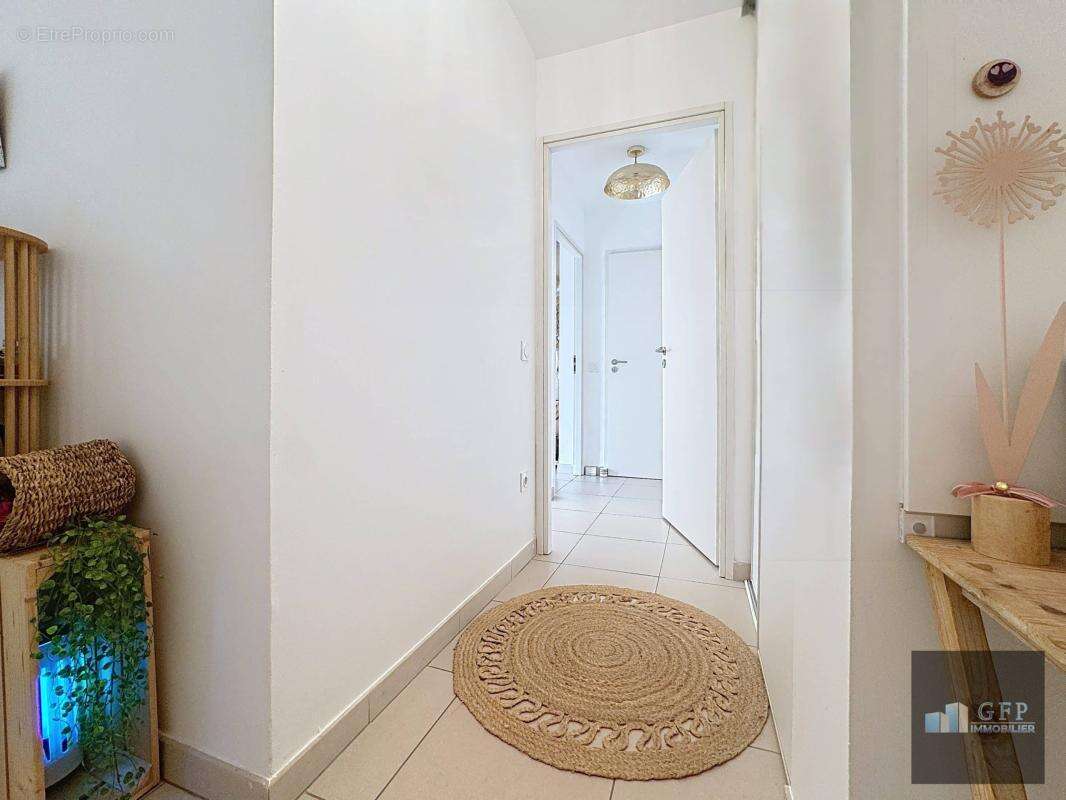 Appartement à BORMES-LES-MIMOSAS