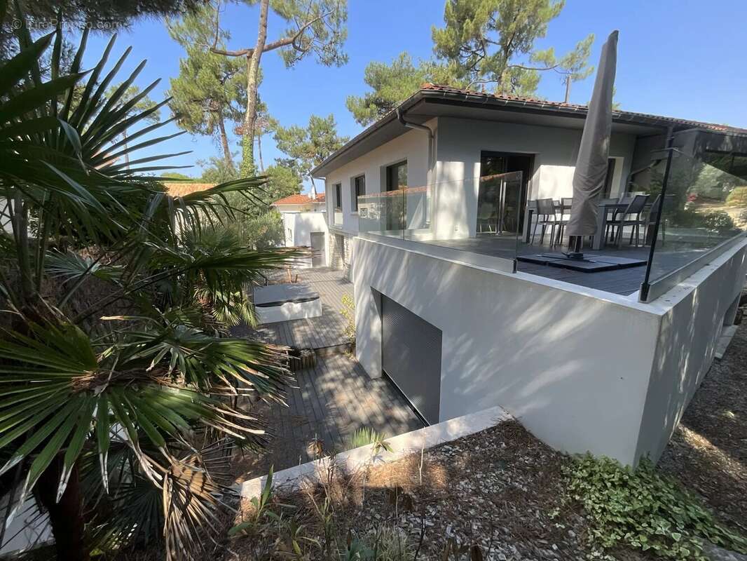 Villa contemporaine de 230 m² - photo 10