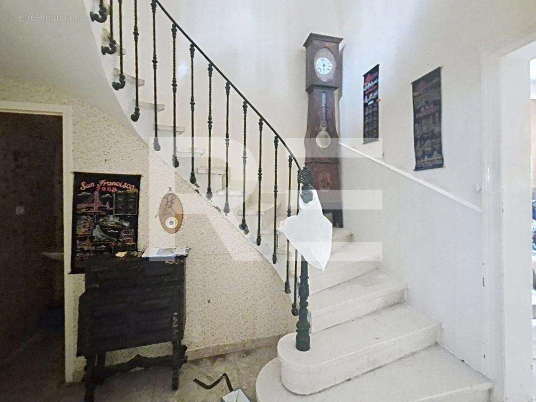 À VENDRE – Ensemble immobilier composé de deux maisons à Saint-Christol - photo 2