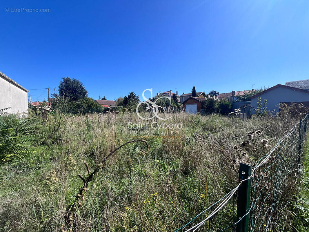 Terrain à ANGOULEME