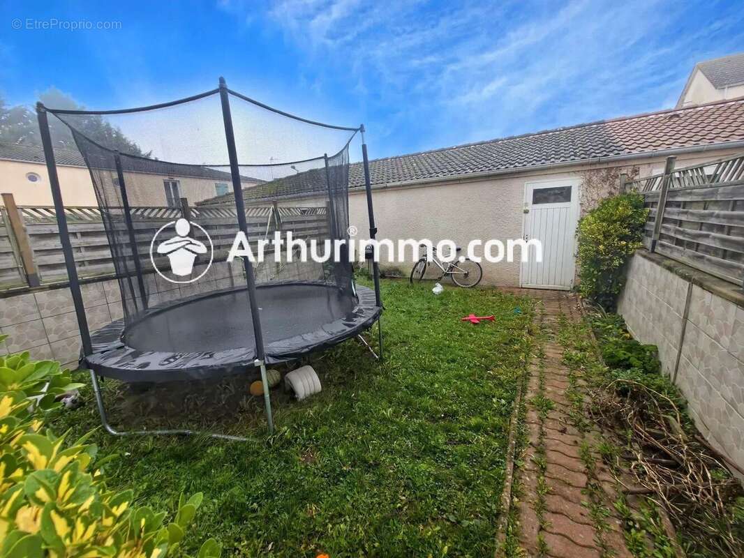 Appartement à SAVIGNY-LE-TEMPLE