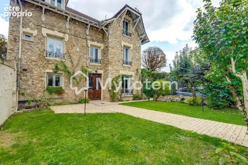 Photo Maison à Saint-Prix au prix de 697 000€