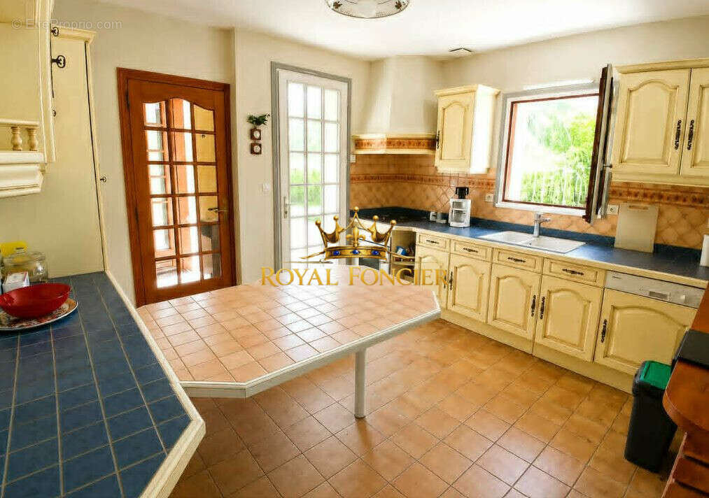 Maison 142 m² à Descartes  - photo 6