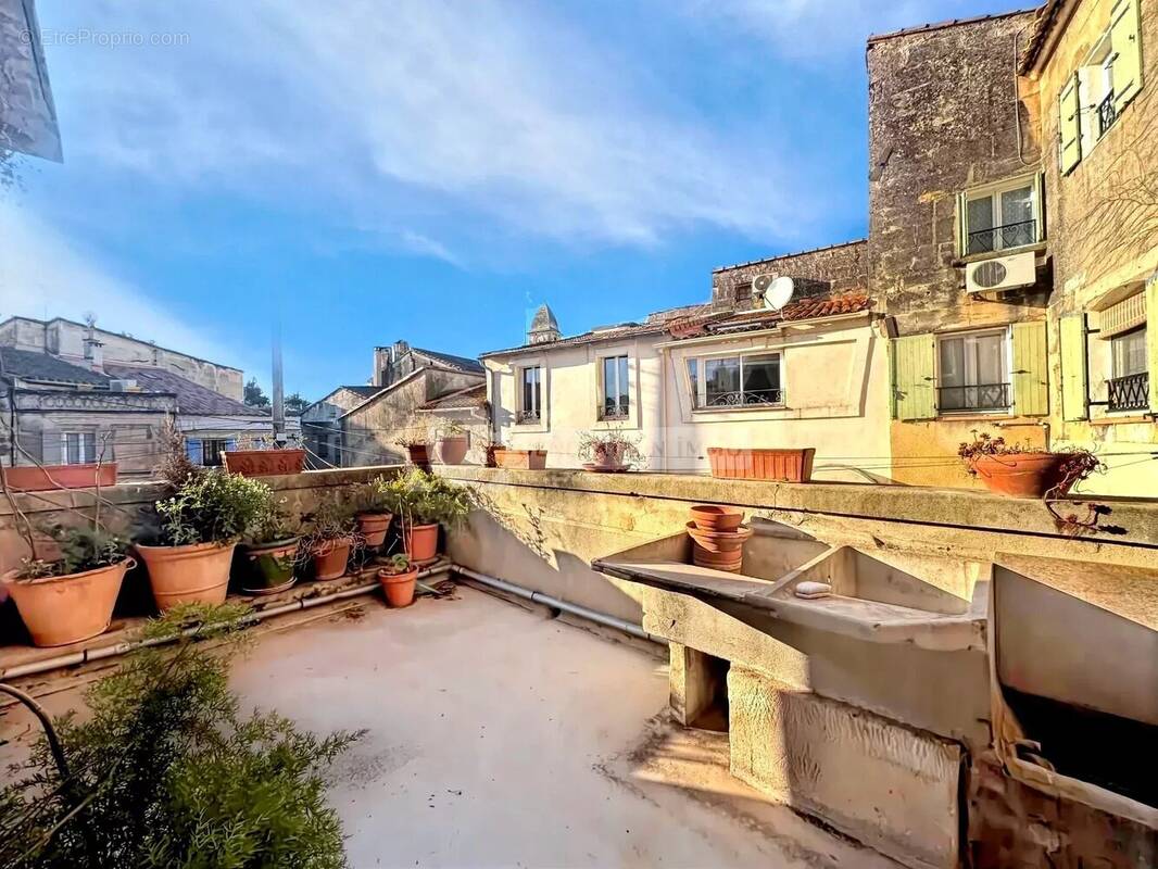 Maison à FONTVIEILLE