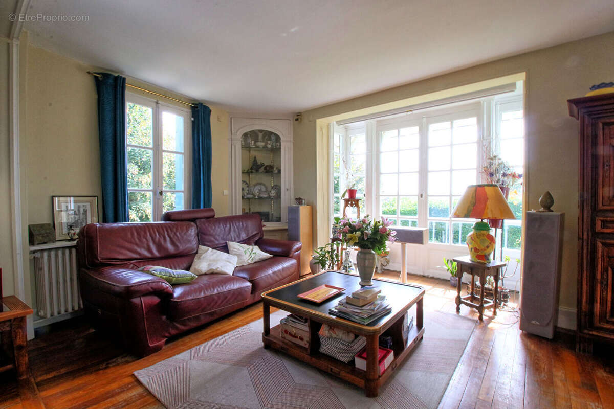 Maison 291 m² à Mont-Saint-Aignan  - photo 9