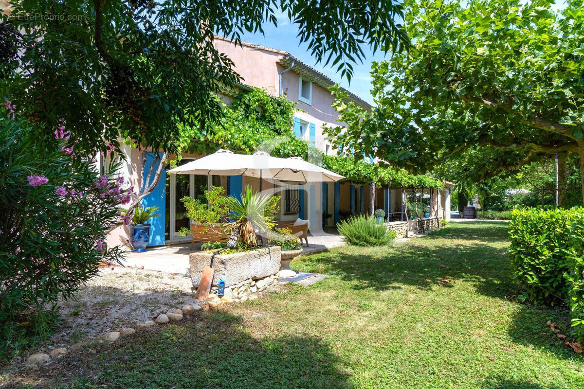 Maison à CADEROUSSE
