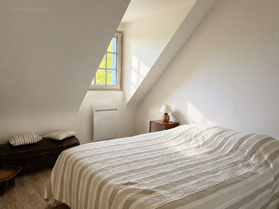 Maison à LA BREILLE-LES-PINS