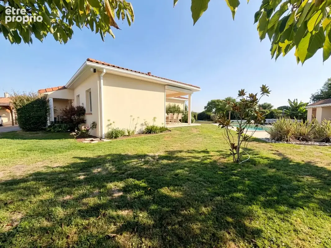 Maison T4 haut de gamme avec piscine, suite parentale et jardin paysagé   Longages - photo 13