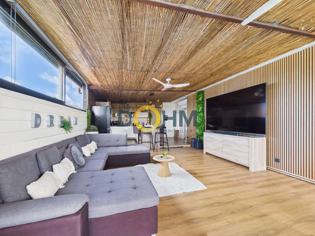 À Saint-Joseph, villa de standing avec piscine à 360 000 € - photo 6