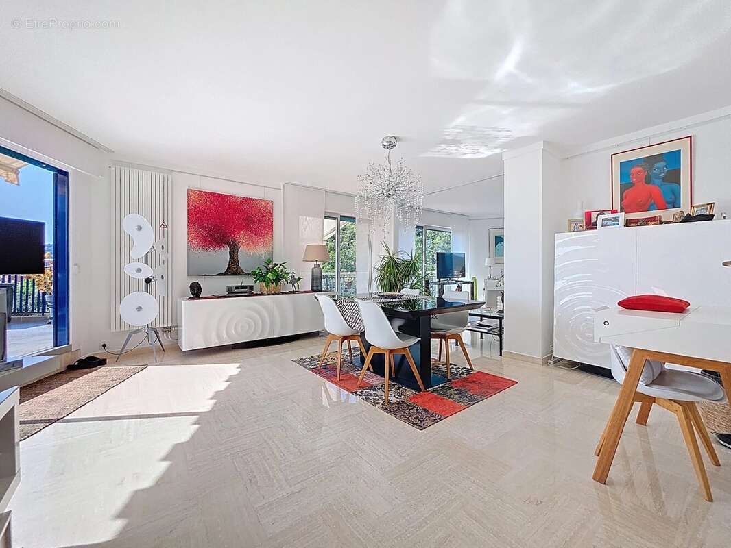 Appartement à MANDELIEU-LA-NAPOULE
