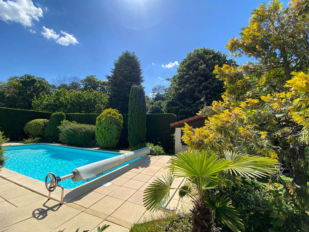 Genas maison 143m² +garage Dble+piscine+ Terrrain 857m² - photo 13