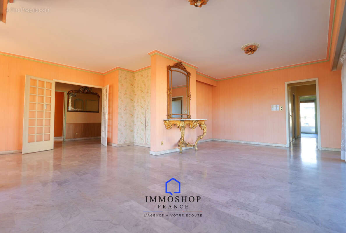 Appartement à MARSEILLE-4E