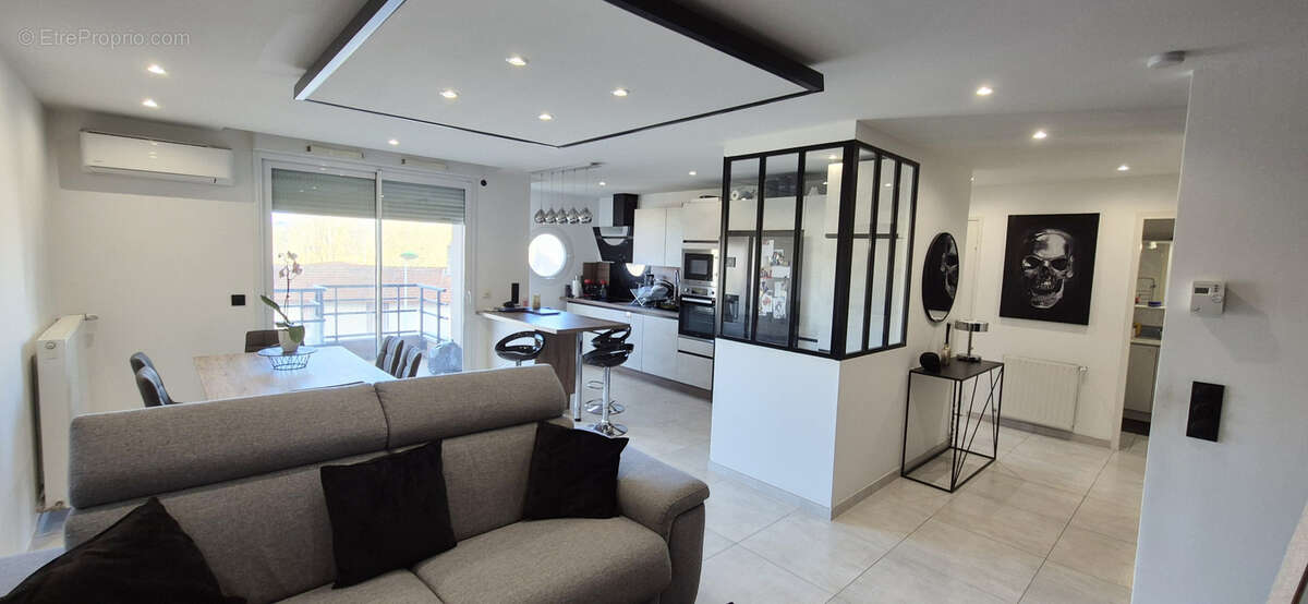 Appartement à CHAVANOZ