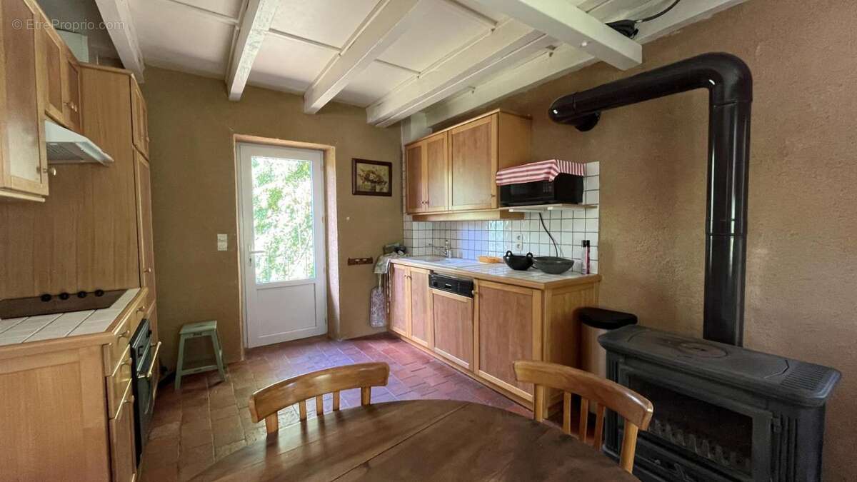 Maison à LAROCHEMILLAY