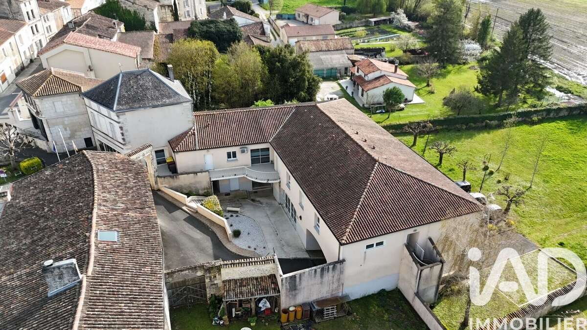 Photo 8 - Appartement à ROULLET-SAINT-ESTEPHE