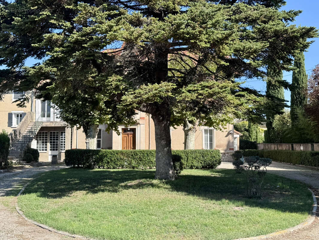 Maison à L&#039;ISLE-SUR-LA-SORGUE