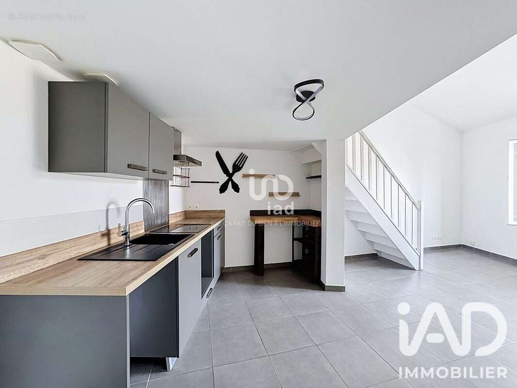 Appartement 68 m² à Istres  - photo 3