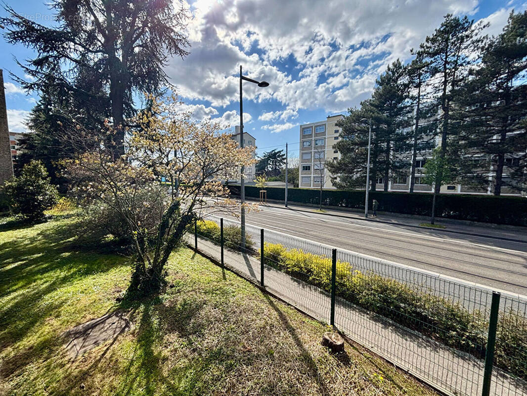 Appartement à BRON
