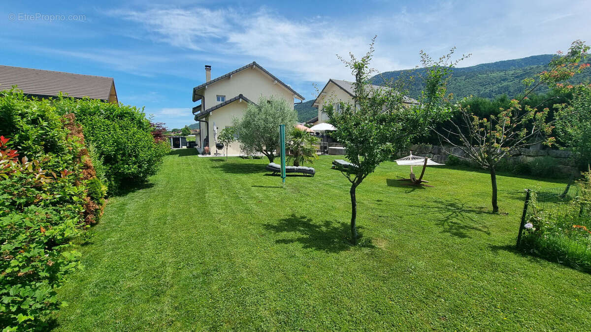 Maison à SAINT-CERGUES