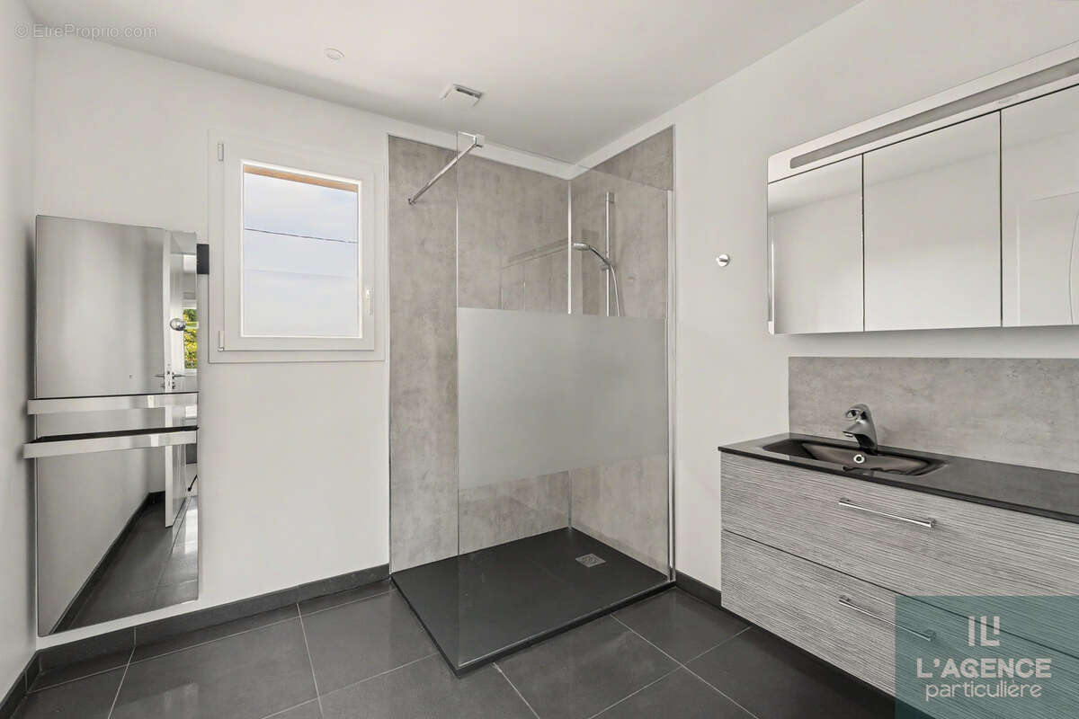 Belle maison devville de type T8 de 200 m2 avec sous-sol complet - photo 5