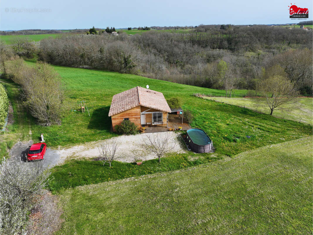 Maison à SAINTE-COLOMBE-DE-VILLENEUVE