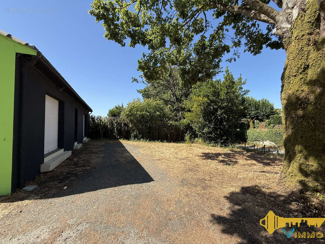 Cabinet / Local Professionnel 119,45m2 - 7 places de parkings - photo 18