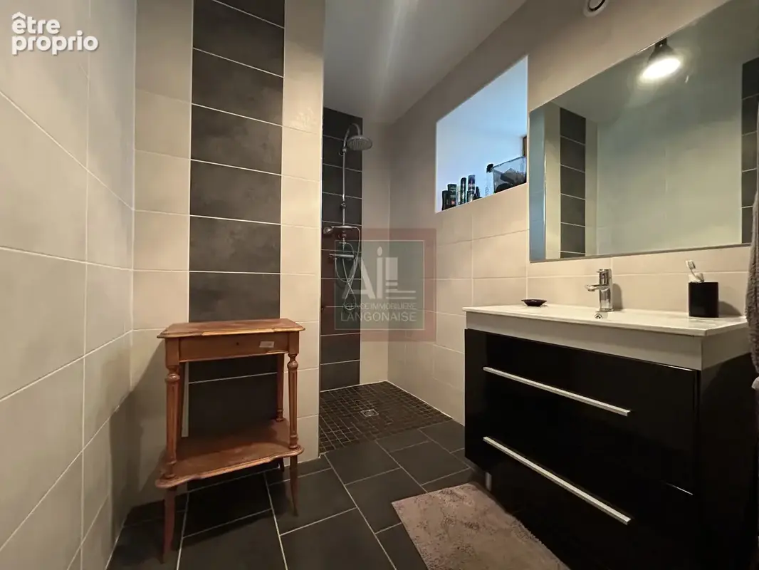 Maison en pierres de 250 m2 entièrement rénovée - photo 8