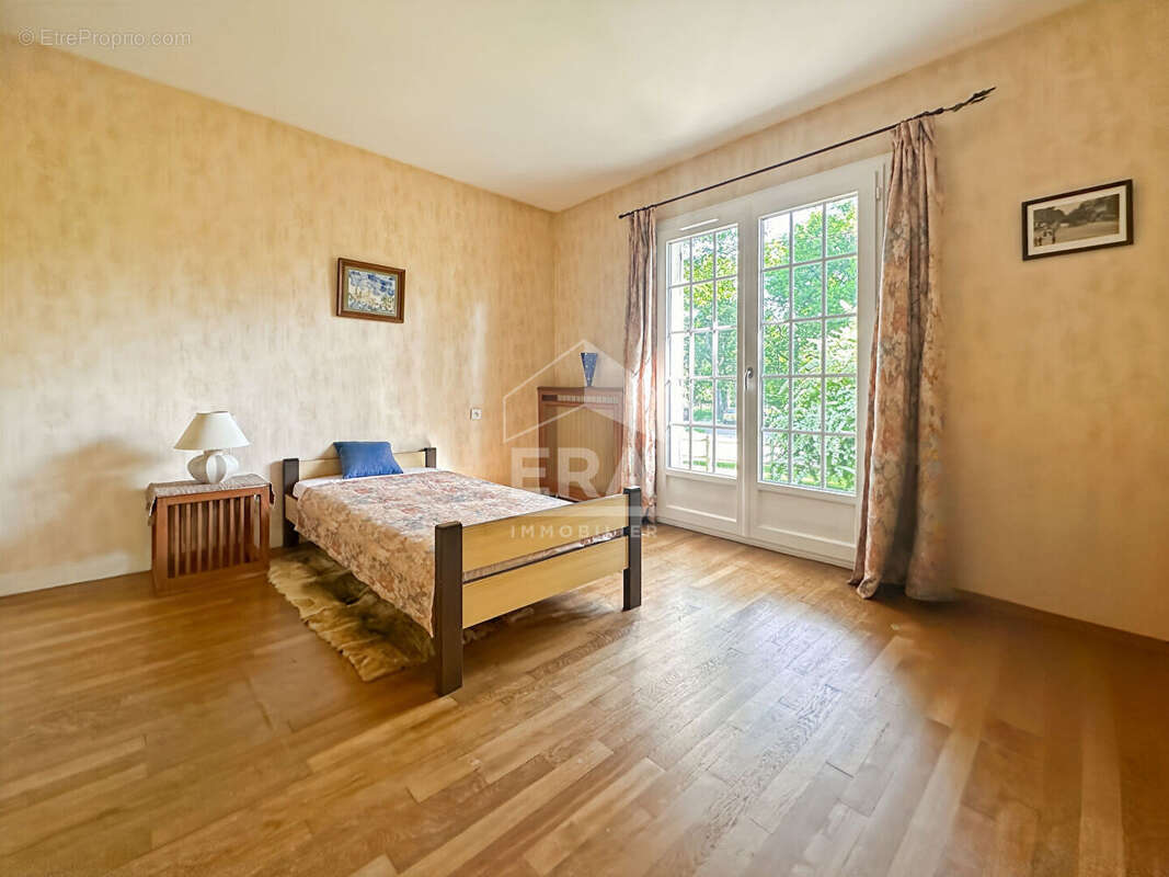 Maison à SAINT-FARGEAU-PONTHIERRY