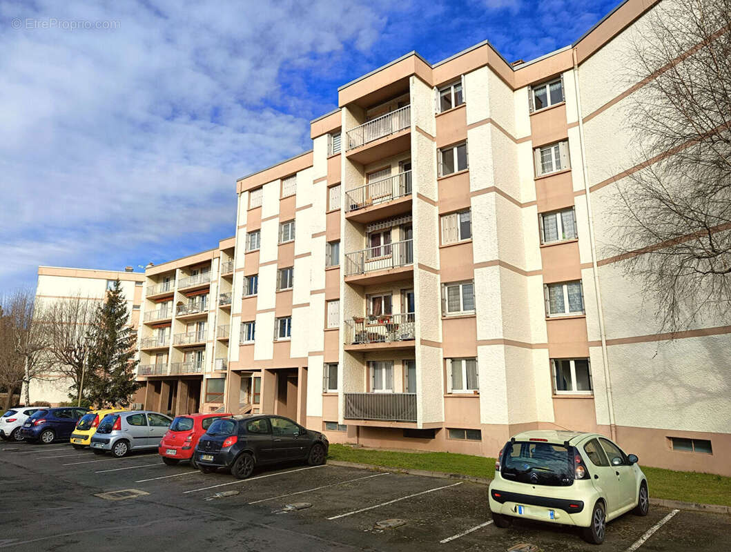 Appartement à BRIVES-CHARENSAC