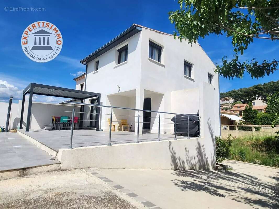 Maison à VELAUX