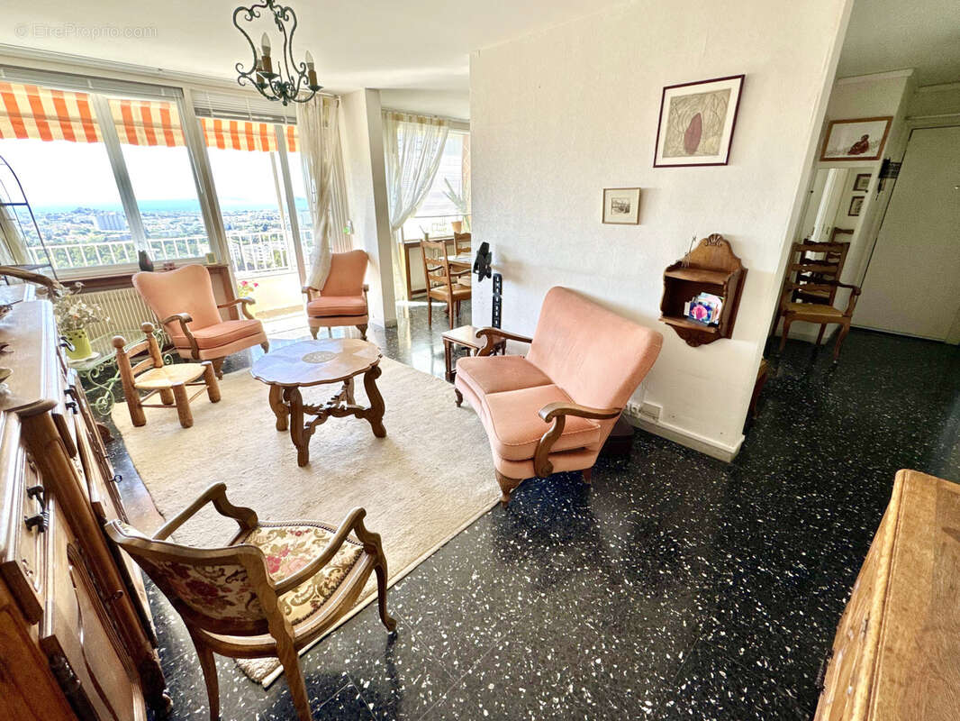 Appartement à MARSEILLE-9E