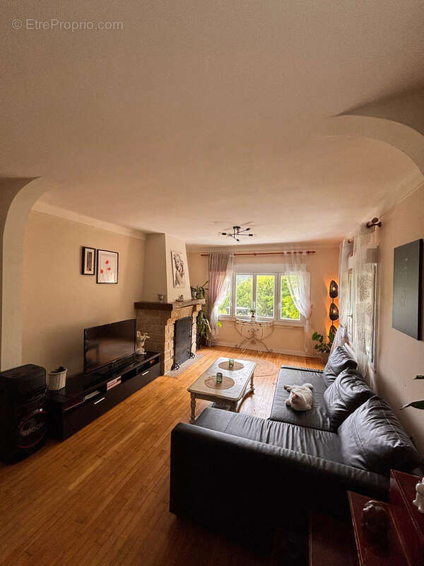 Maison à NANTEAU-SUR-ESSONNE