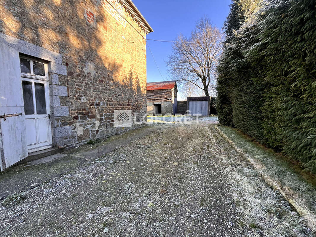 Maison à SAINT-ANDRE-DE-MESSEI